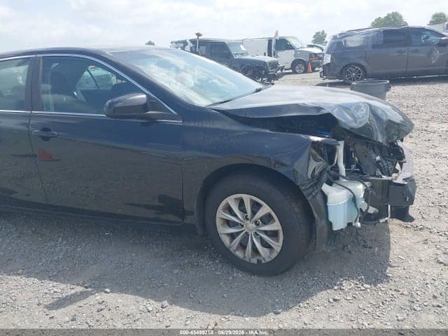 2017 TOYOTA CAMRY LE 19
