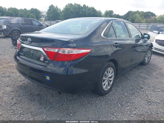 2017 TOYOTA CAMRY LE 4