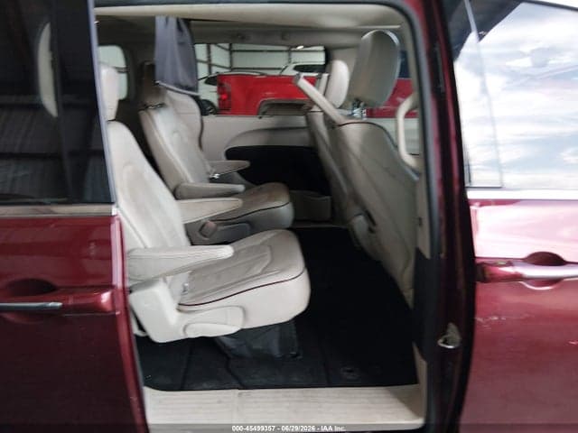 2017 CHRYSLER PACIFICA LIMITED 8