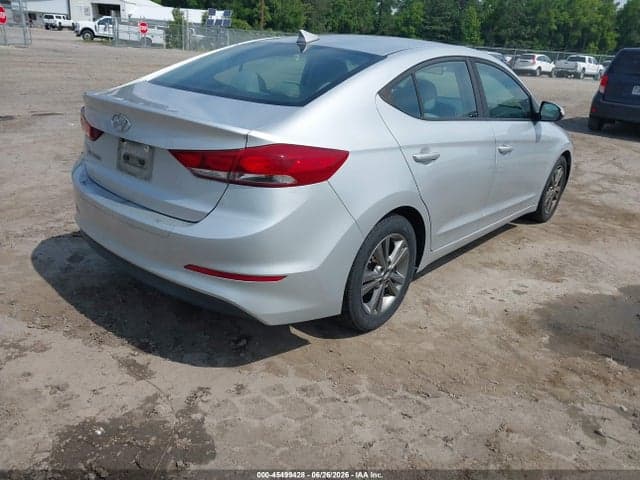 2017 HYUNDAI ELANTRA SE 4