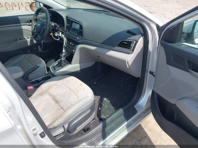 2017 HYUNDAI ELANTRA SE 5