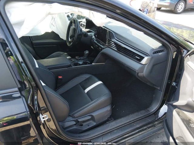2026 TOYOTA CAMRY SE 5