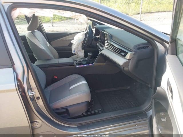 2026 TOYOTA CAMRY SE 5