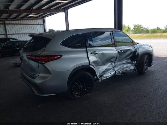 2023 TOYOTA HIGHLANDER XSE 4