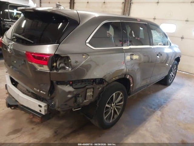 2019 TOYOTA HIGHLANDER XLE 4