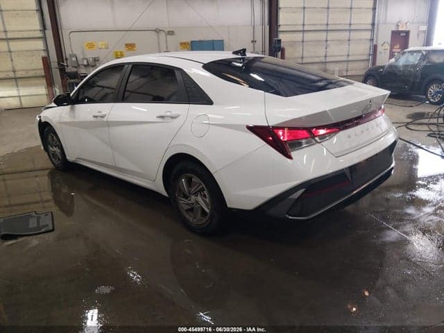 2026 HYUNDAI ELANTRA SE 3