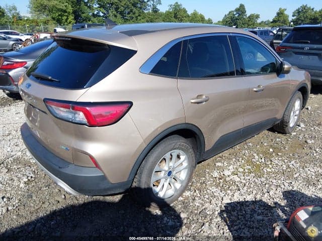 2020 FORD ESCAPE SE 4