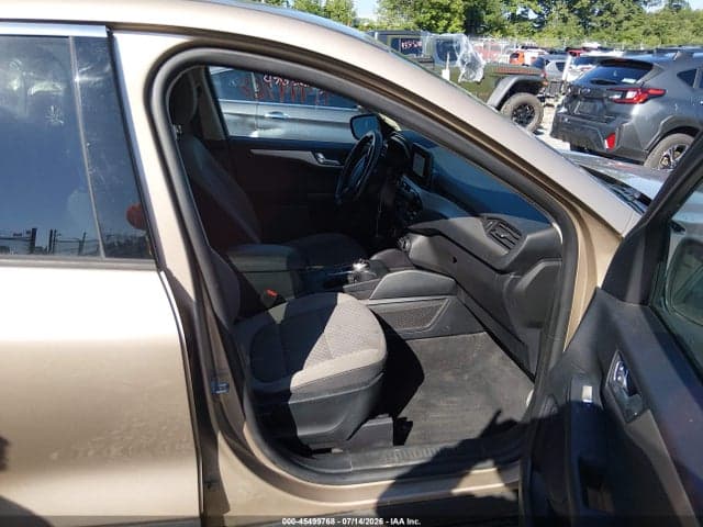 2020 FORD ESCAPE SE 5