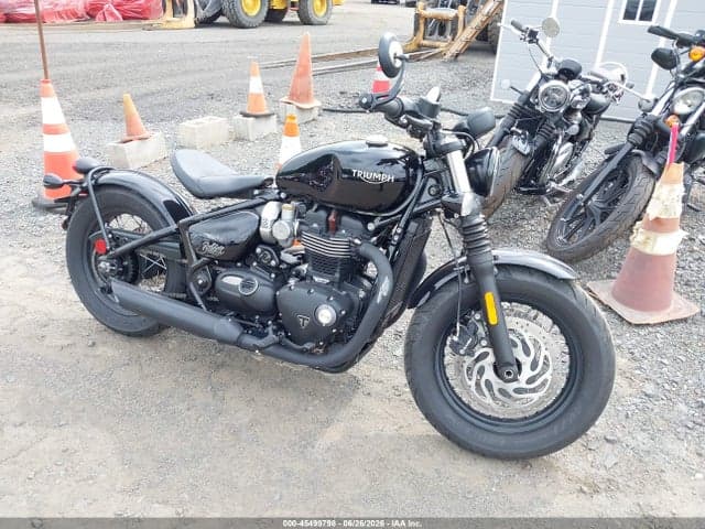 2018 TRIUMPH MOTORCYCLE BONNEVILLE BOBBER BLACK