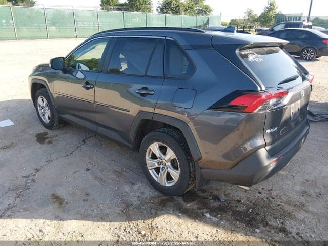 2020 TOYOTA RAV4 XLE 3