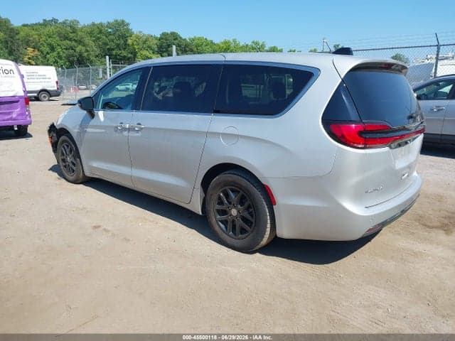 2024 CHRYSLER PACIFICA TOURING L 3