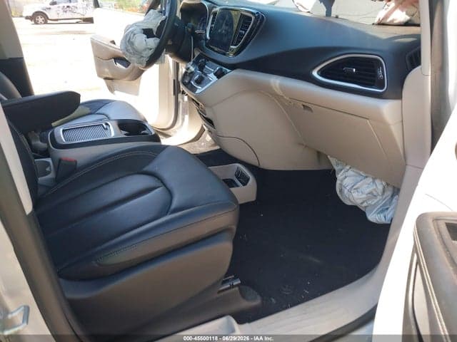 2024 CHRYSLER PACIFICA TOURING L 5