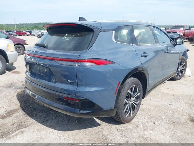 2025 TOYOTA CROWN SIGNIA XLE 4