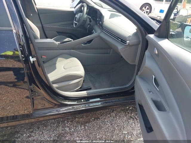 2025 HYUNDAI ELANTRA SE 5