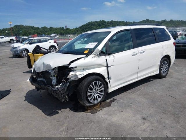 2020 TOYOTA SIENNA XLE PREMIUM 2