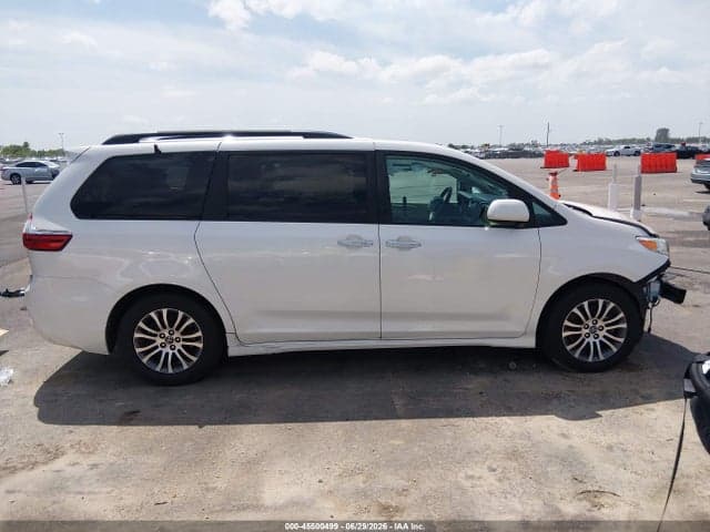 2020 TOYOTA SIENNA XLE PREMIUM 13