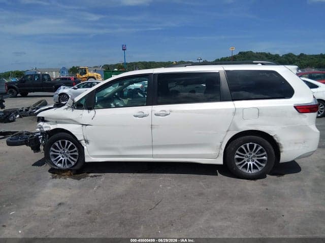 2020 TOYOTA SIENNA XLE PREMIUM 14