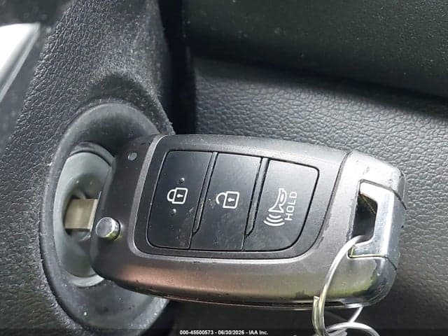 2020 HYUNDAI SANTA FE SE 11