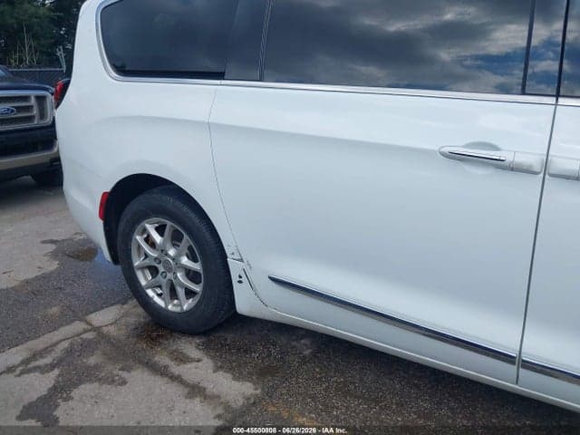 2020 CHRYSLER PACIFICA TOURING L 19