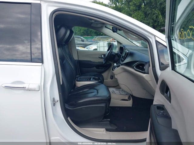 2020 CHRYSLER PACIFICA TOURING L 5