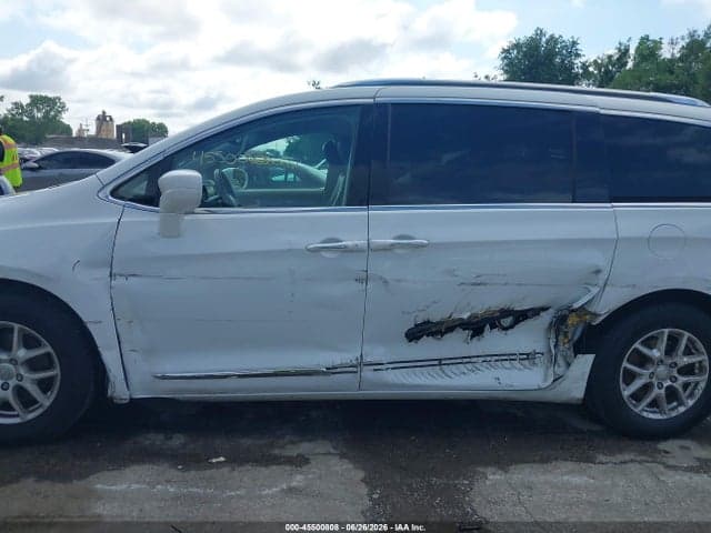 2020 CHRYSLER PACIFICA TOURING L 6