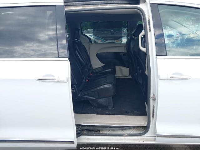 2020 CHRYSLER PACIFICA TOURING L 8