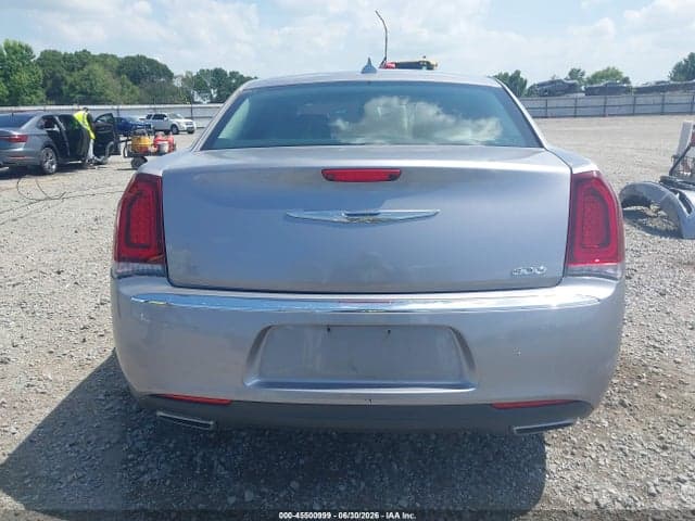 2016 CHRYSLER 300 LIMITED 17