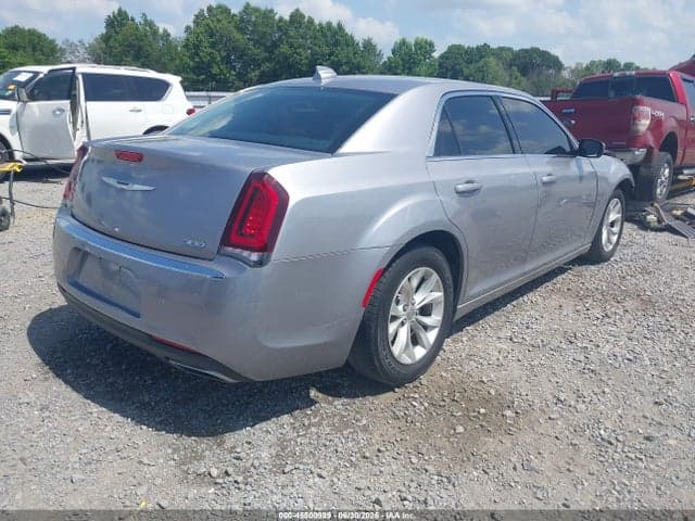 2016 CHRYSLER 300 LIMITED 4