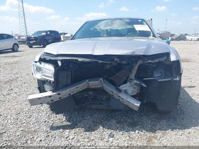 2016 CHRYSLER 300 LIMITED 6