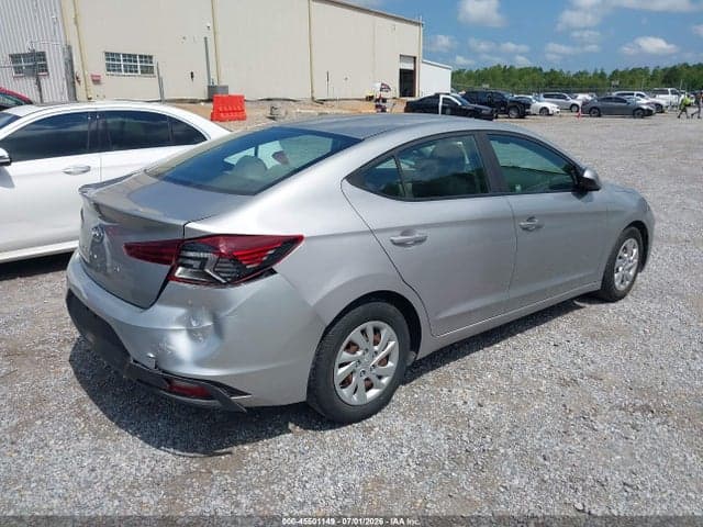 2020 HYUNDAI ELANTRA SE 4