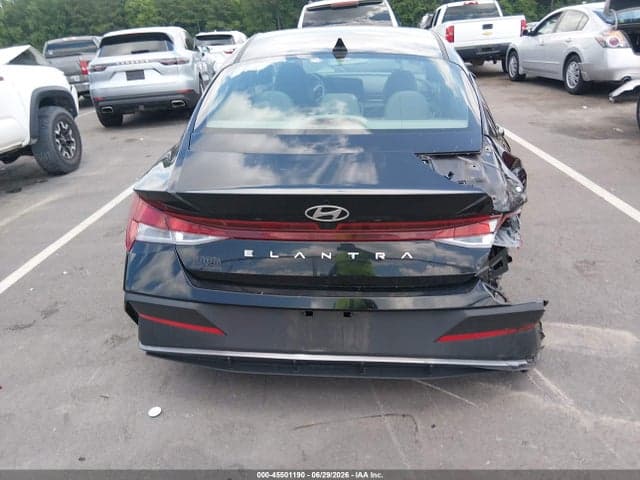 2024 HYUNDAI ELANTRA SEL 17
