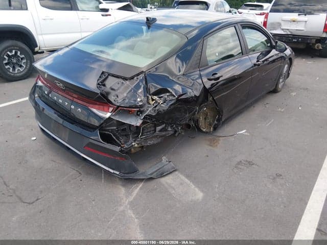2024 HYUNDAI ELANTRA SEL 4