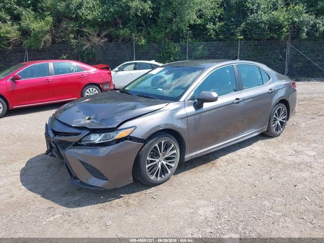 2019 TOYOTA CAMRY SE 2