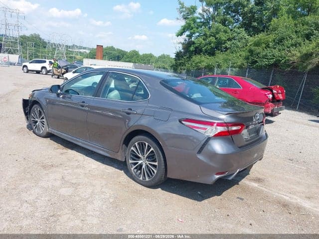 2019 TOYOTA CAMRY SE 3