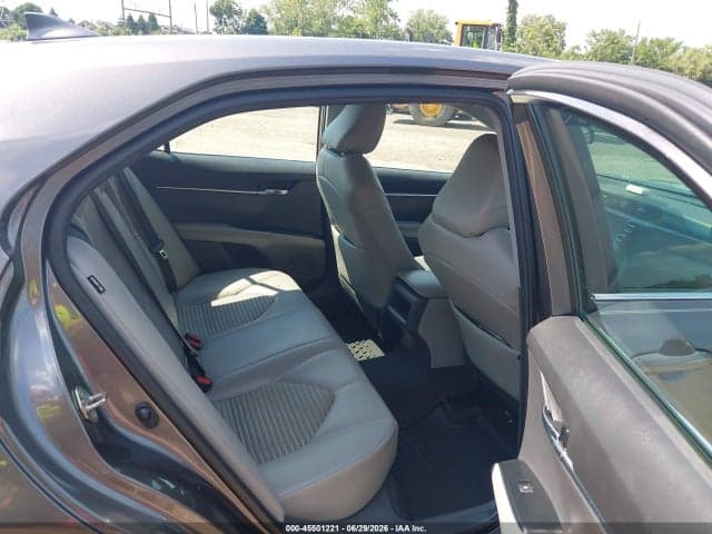2019 TOYOTA CAMRY SE 8
