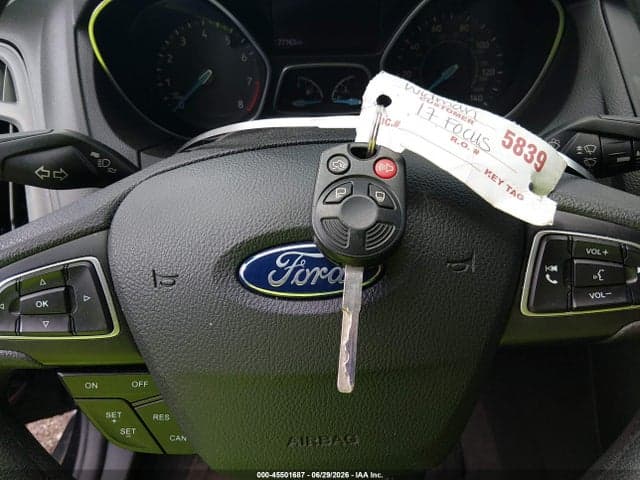 2017 FORD FOCUS SE 11