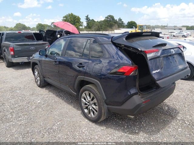 2025 TOYOTA RAV4 XLE PREMIUM 3