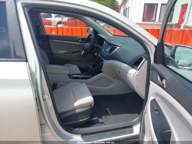 2018 HYUNDAI TUCSON SE 5