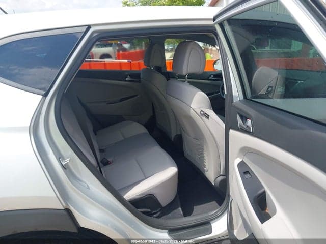 2018 HYUNDAI TUCSON SE 8