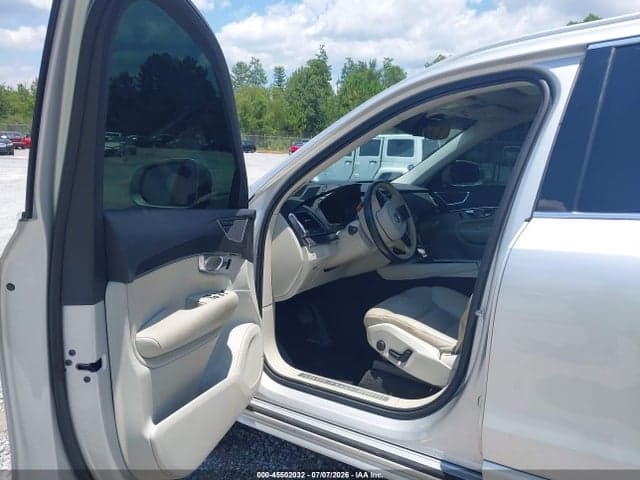 2020 VOLVO XC90 T5 MOMENTUM 7 PASSENGER 6