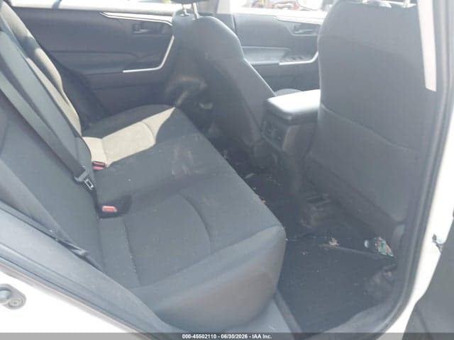 2023 TOYOTA RAV4 LE 8