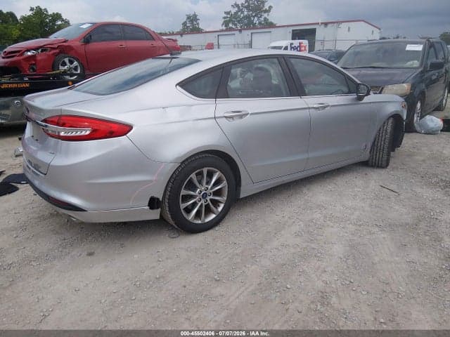 2017 FORD FUSION SE 4