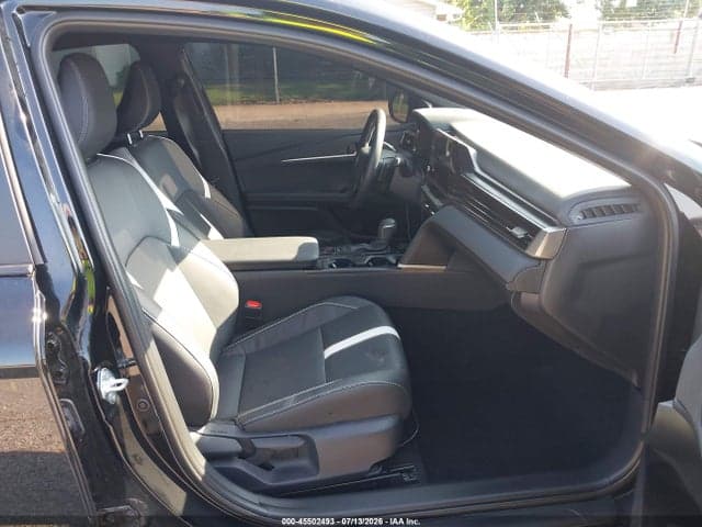 2025 TOYOTA CAMRY SE 5