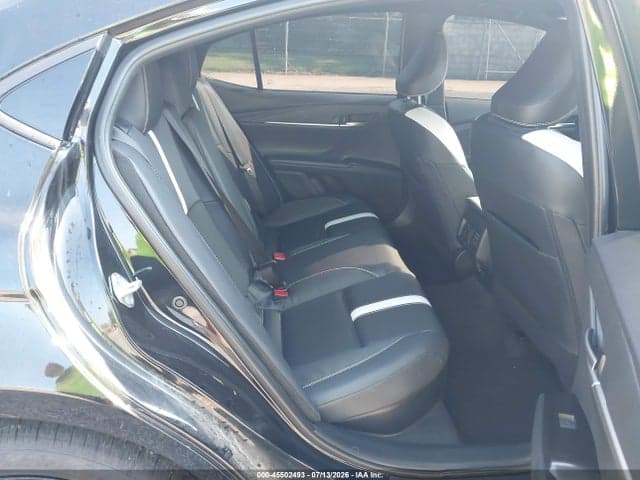 2025 TOYOTA CAMRY SE 8