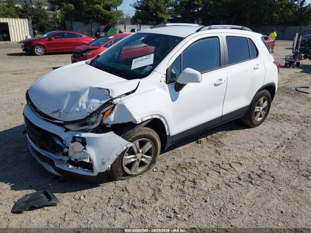 2022 CHEVROLET TRAX AWD LT 2