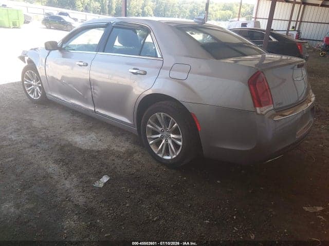 2017 CHRYSLER 300C 3