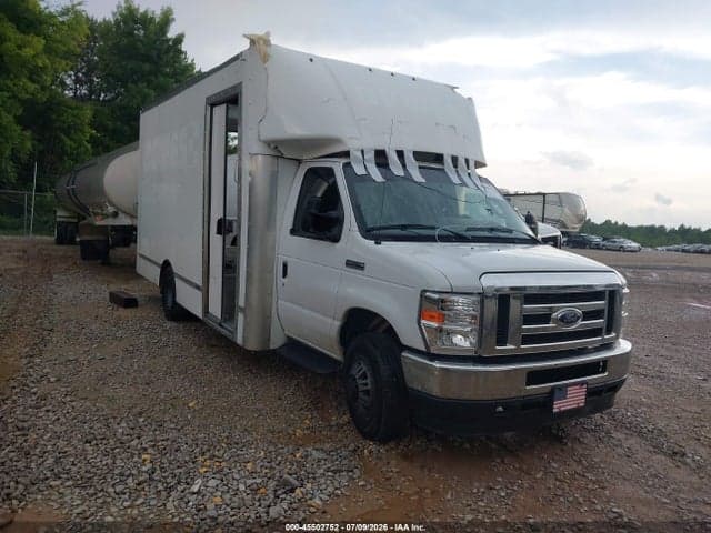 2022 FORD E-350 CUTAWAY - 1