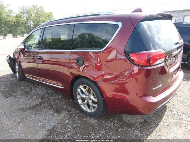 2019 CHRYSLER PACIFICA LIMITED 17