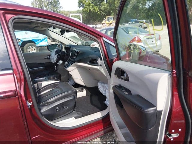 2019 CHRYSLER PACIFICA LIMITED 5