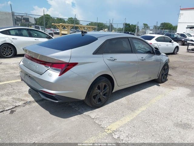 2023 HYUNDAI ELANTRA SEL 4